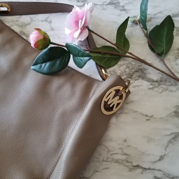 Michael Kors Handbags - Michael Kors small khaki hobo purse